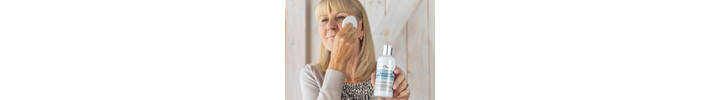 Lady using Oleo Bodycare Aloe &amp; Lavender Micellar Cleansing Water to remove make-up